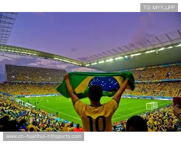 世界杯首建户外战术屏区供球迷同步观看数据