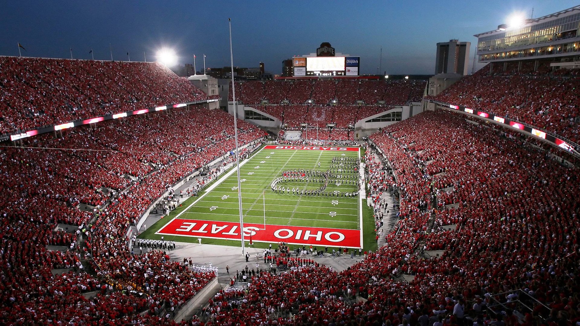 城市半程马拉松落幕 本土选手逆转夺冠创个人最佳